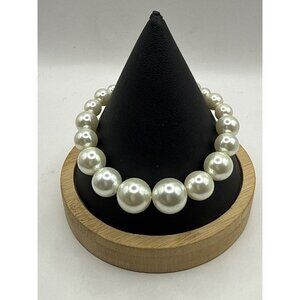 Claires Graduated Pearl Statement Bracelet Classic Clean Girl Aesthetic